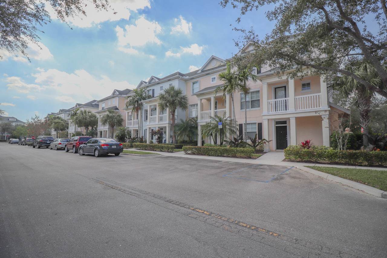 146 Aragon Way - Photo 1