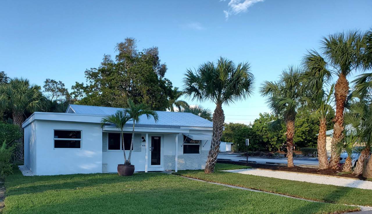 819 5th Street - Photo 1