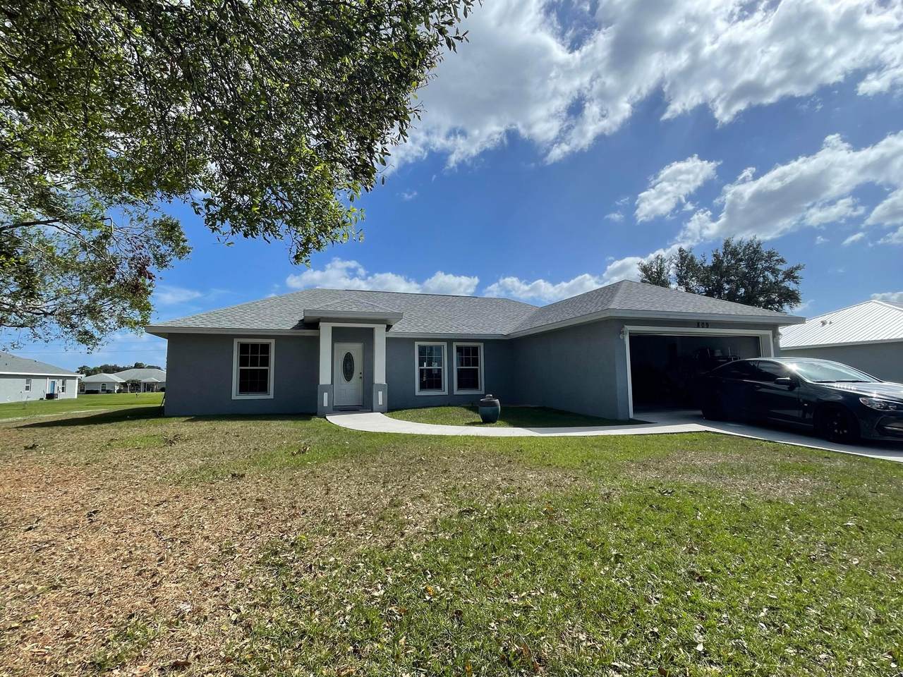 809 Woodside Place - Photo 1