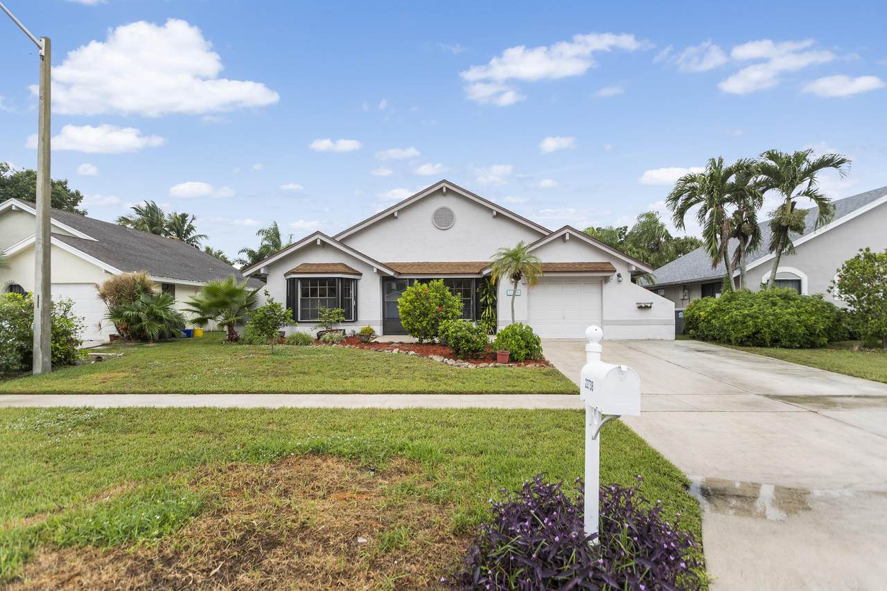 22738 Pickerel Circle - Photo 1