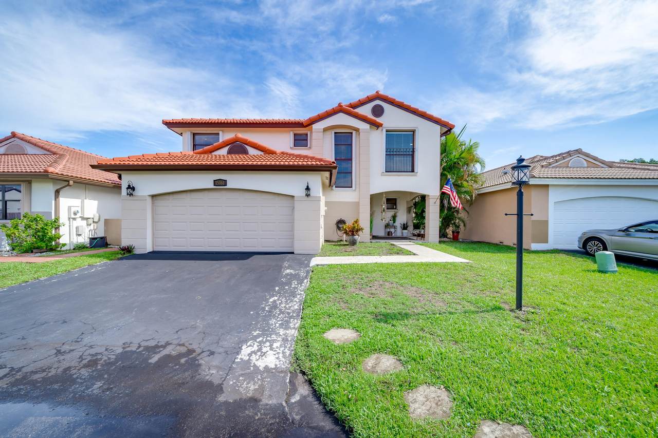 15061 Norfolk Lane - Photo 1