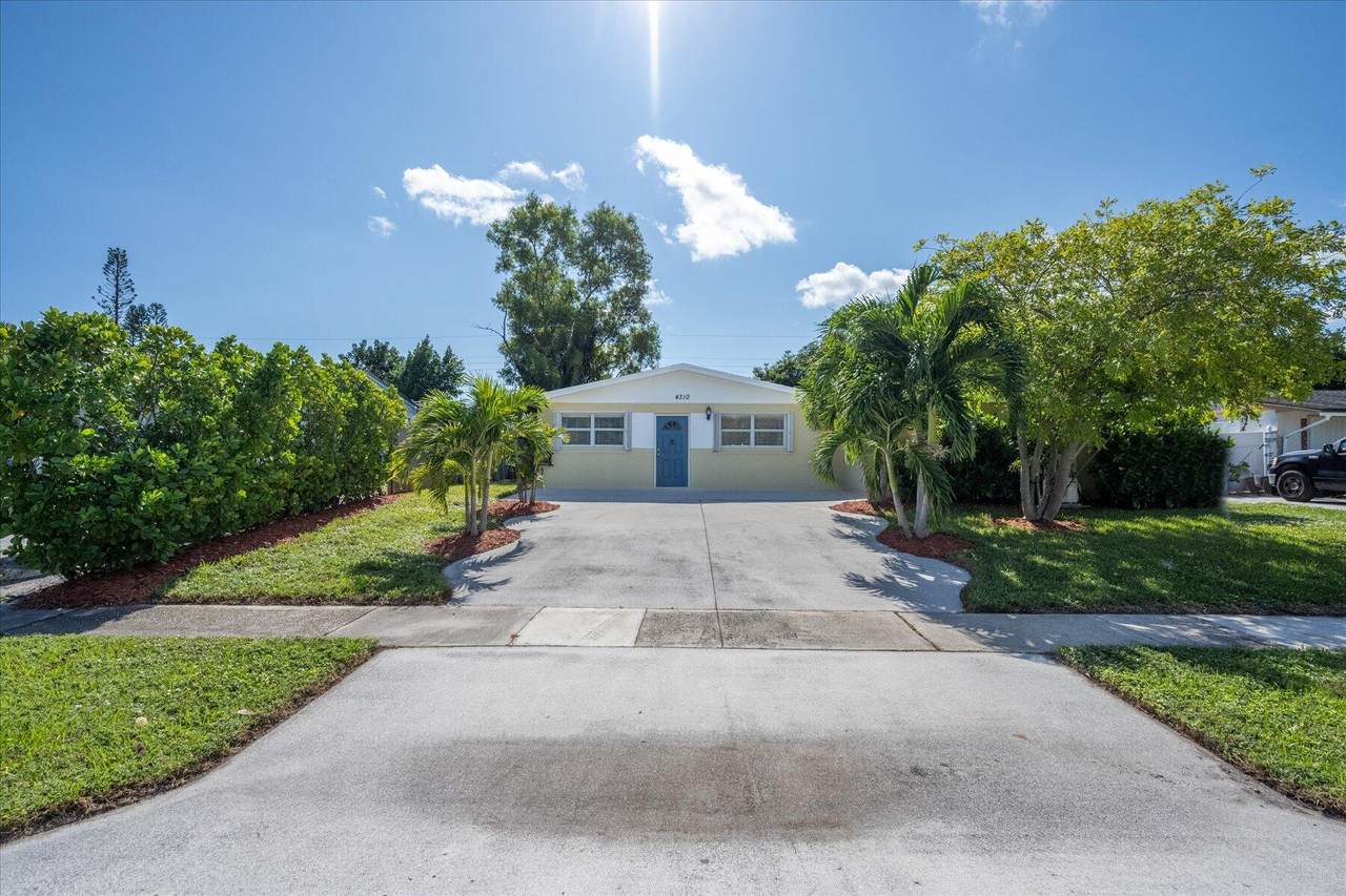 4310 Applecrest Drive - Photo 1