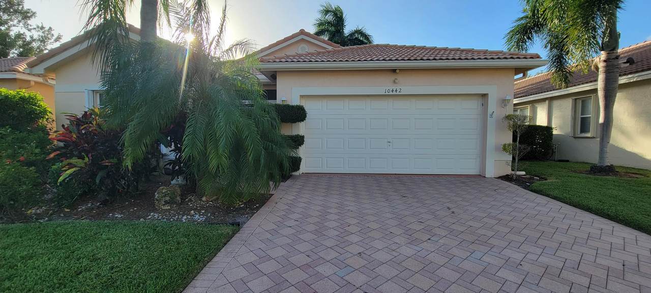 10442 Utopia Circle - Photo 1