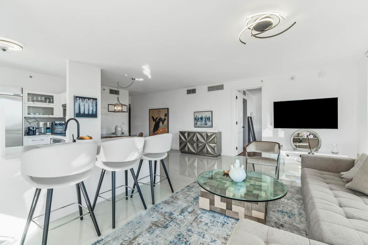 550 Okeechobee Boulevard - Photo 1