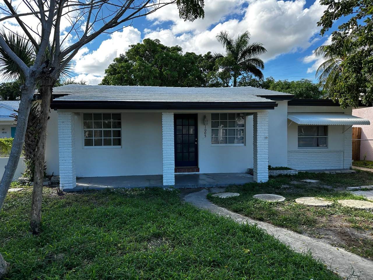 1005 N Street - Photo 1