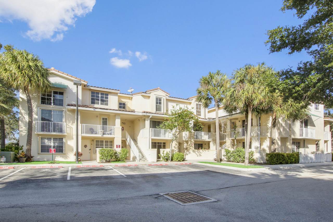 1116 University 24 Boulevard - Photo 1