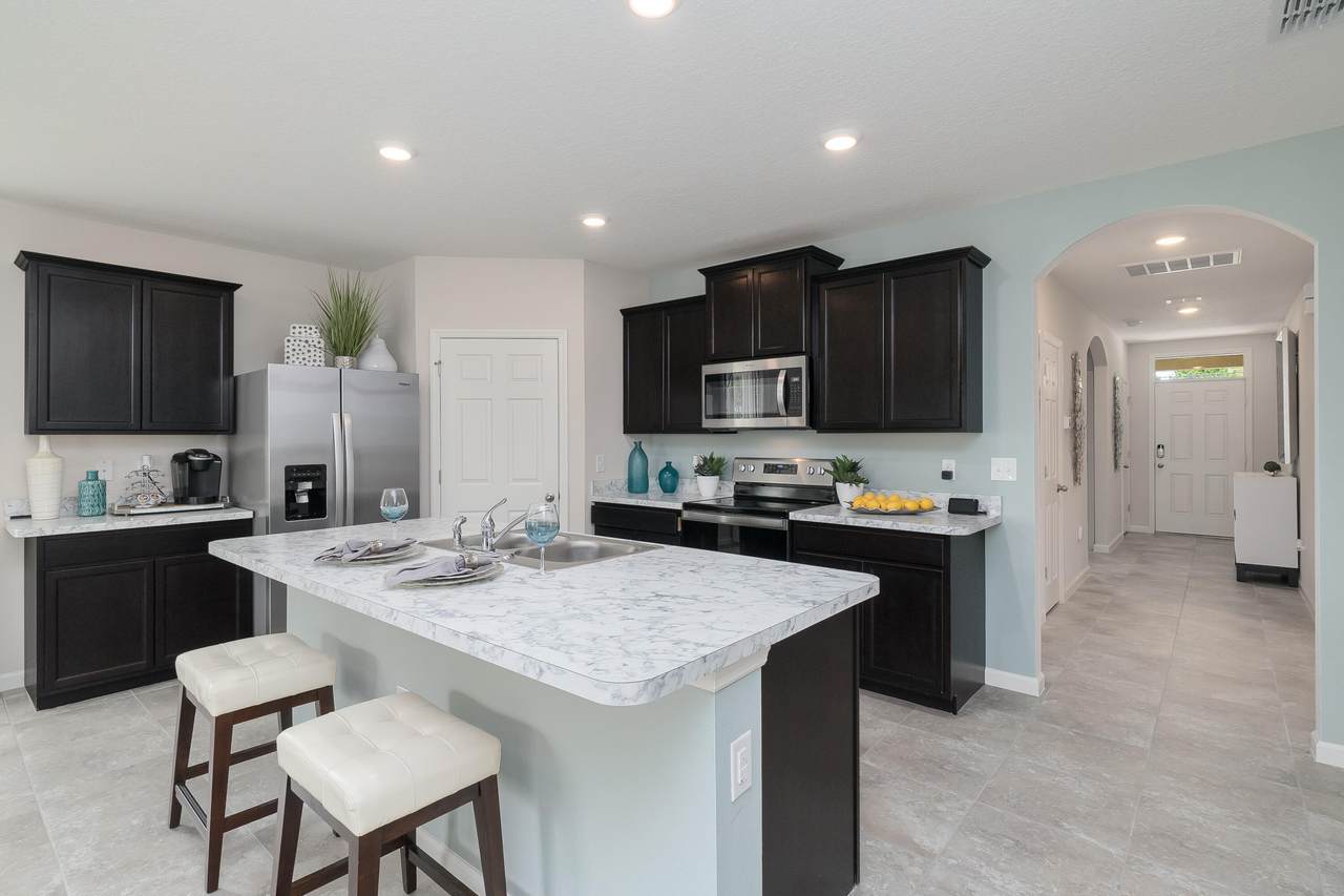 420 Karney Terrace - Photo 1
