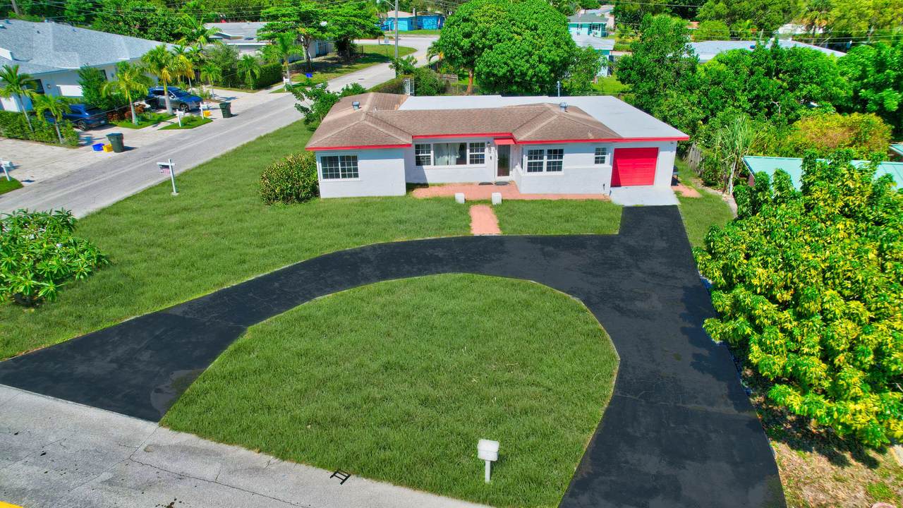 301 Gulfstream Drive - Photo 1