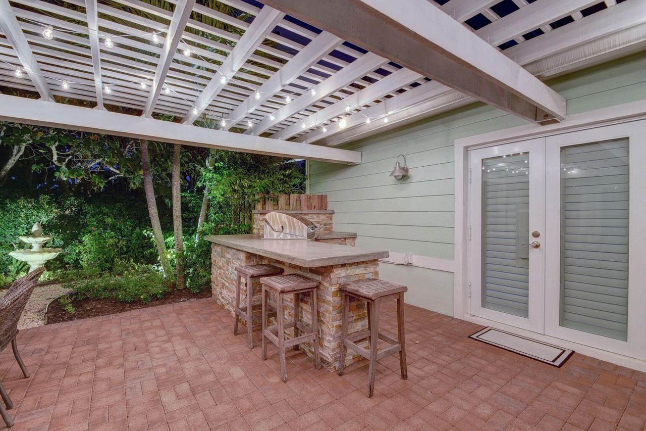 1623 2nd Avenue - Photo 1