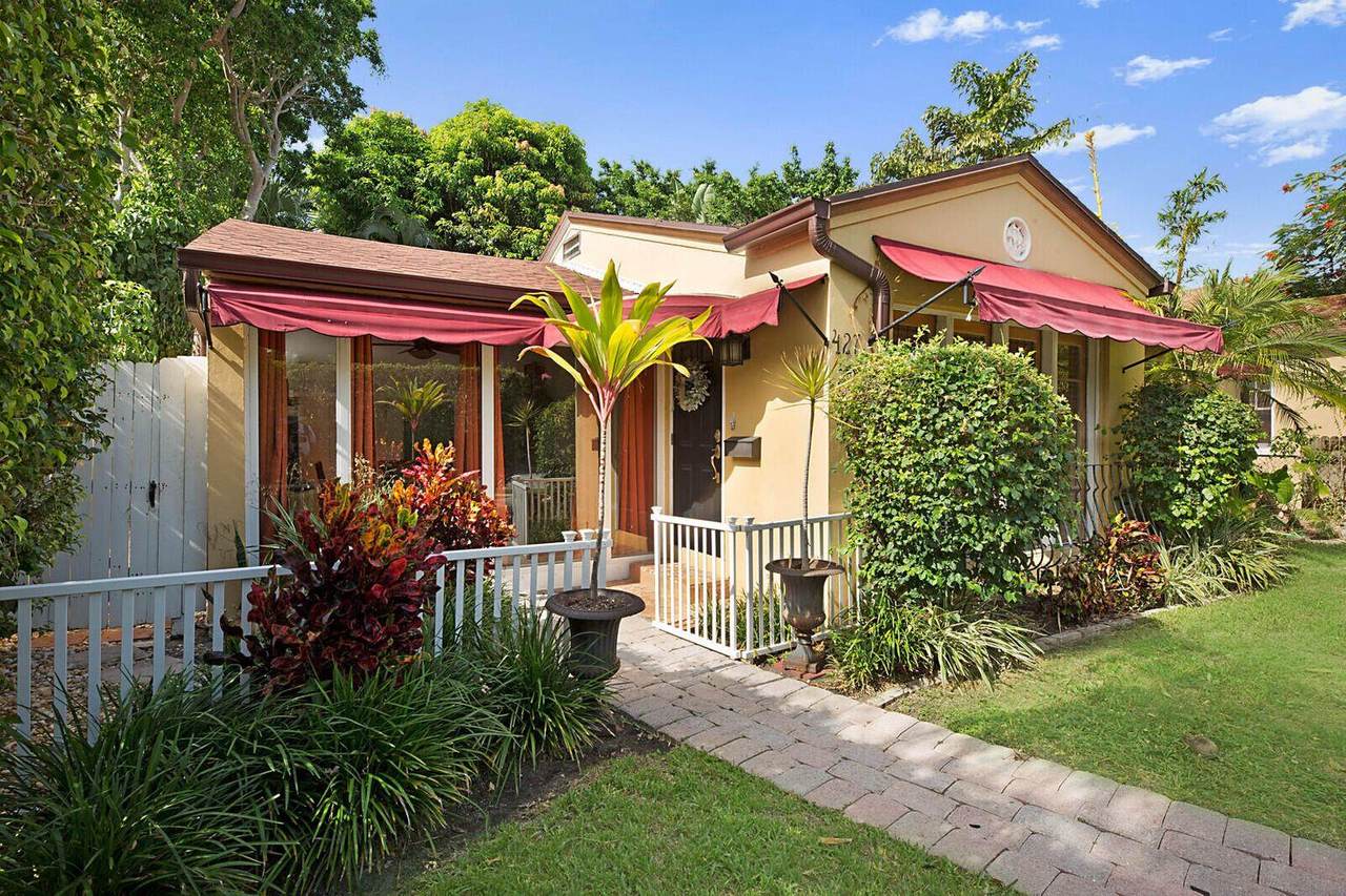 427 33rd Street - Photo 1