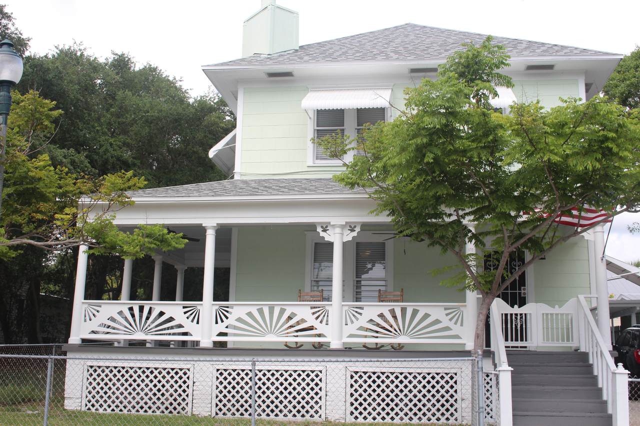 421 2nd Street - Photo 1