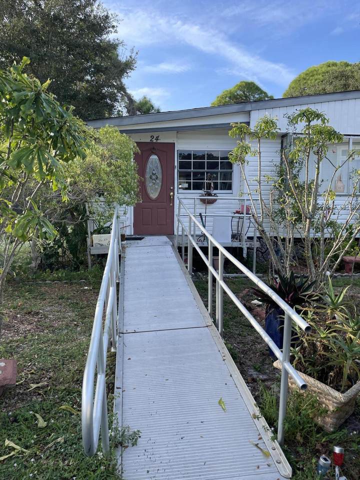 2555 Pga Boulevard - Photo 1