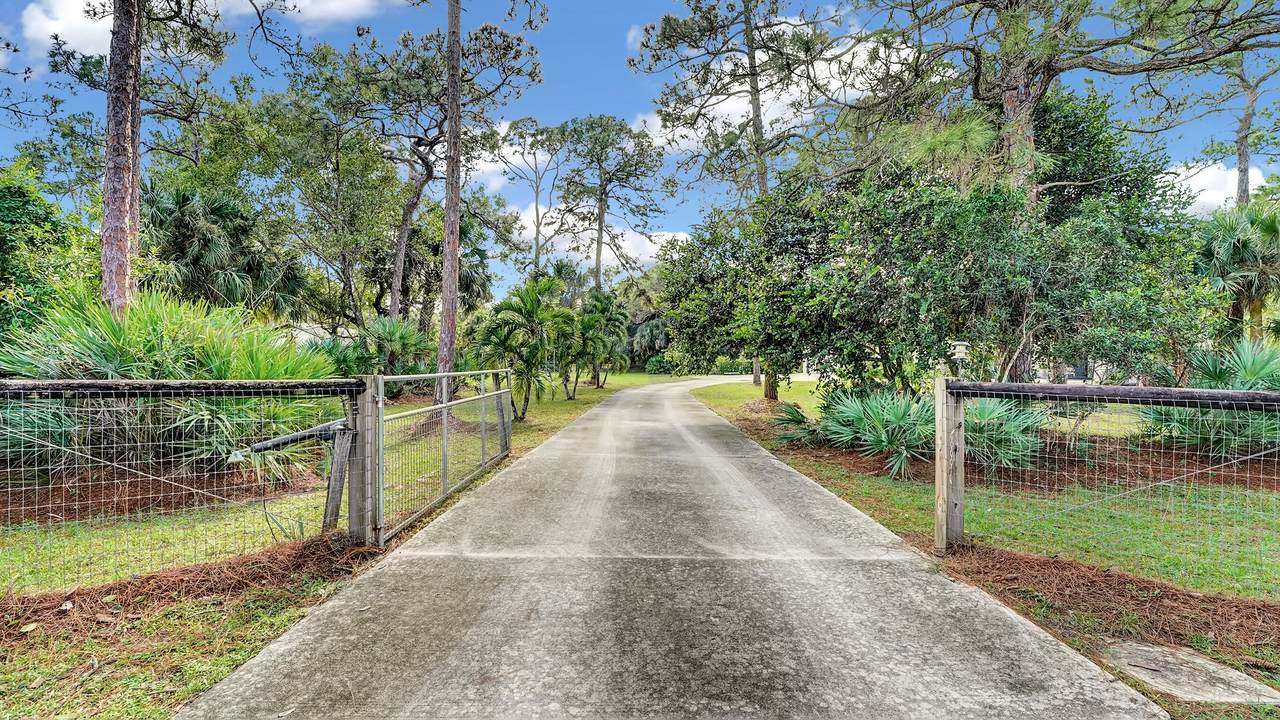 11909 165th Road - Photo 1