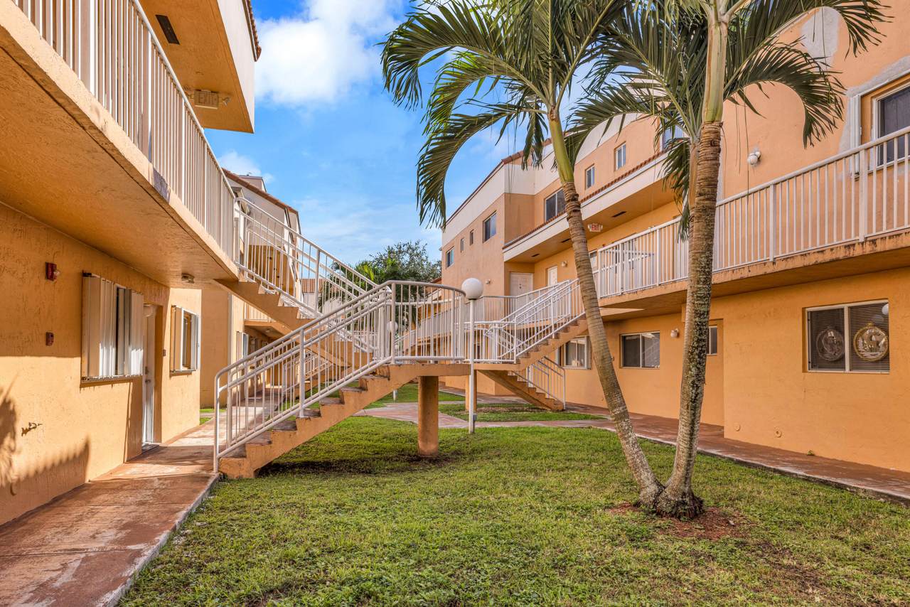 14909 80th Street - Photo 1