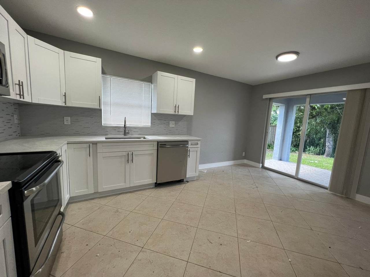305 Walker Avenue - Photo 1