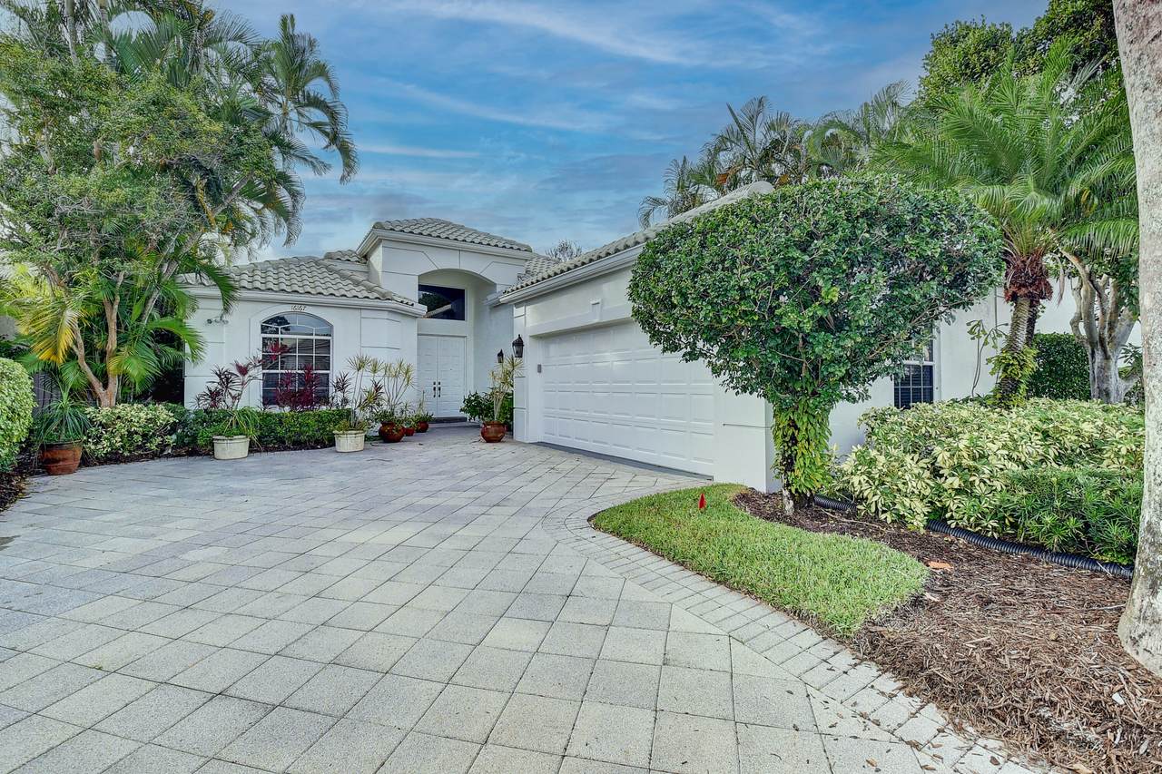 16167 Villa Vizcaya Place - Photo 1