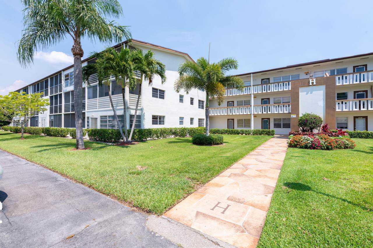 304 Mansfield - Photo 1