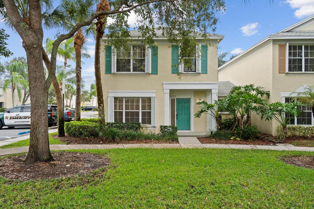 11001 Palm Ridge Lane - Photo 1