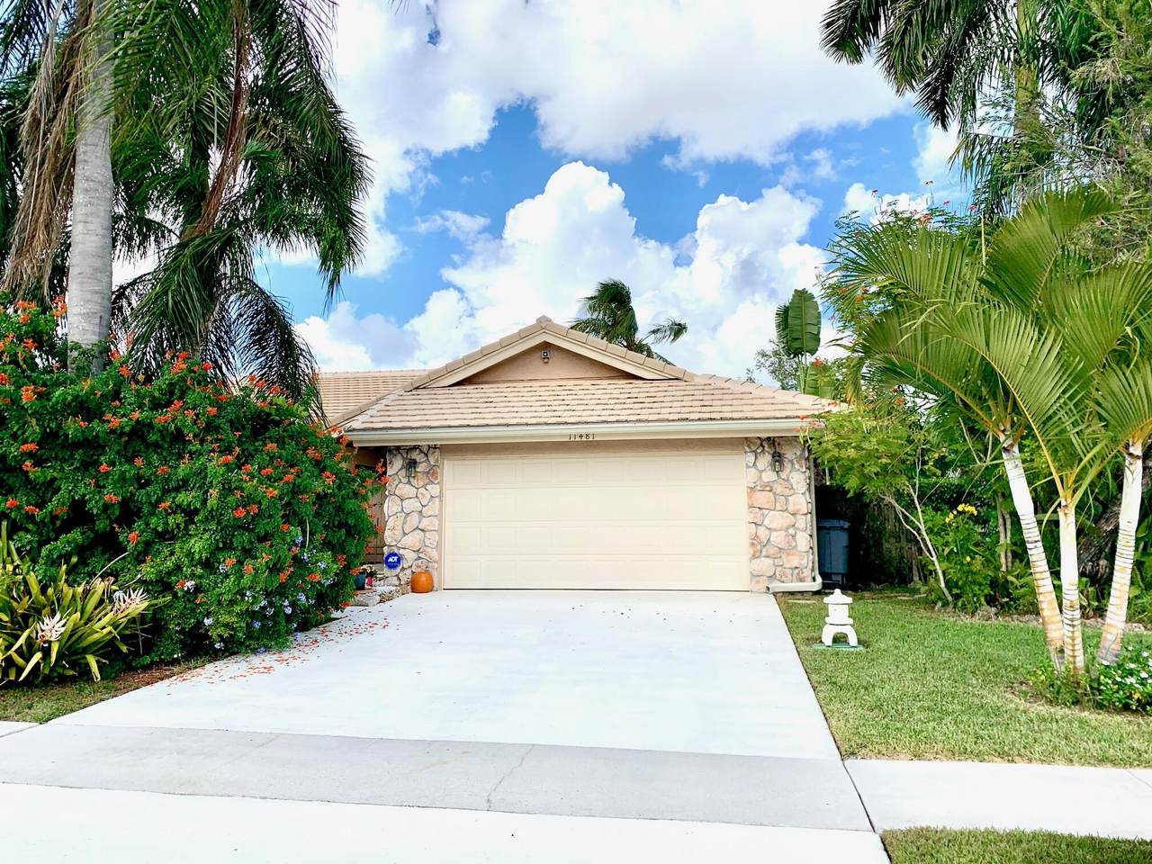 11481 Island Lakes Lane - Photo 1