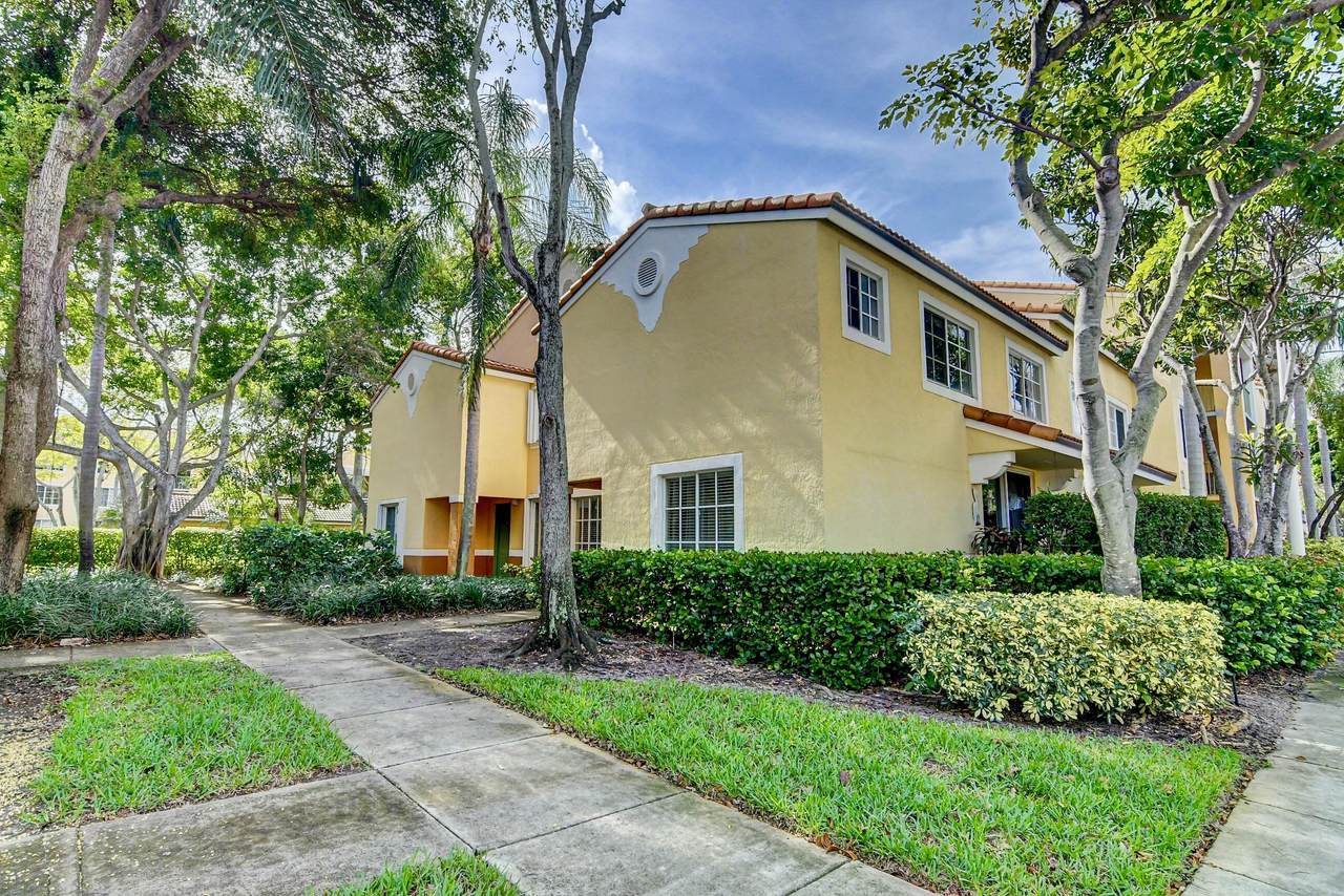 140 Yacht Club Way - Photo 1