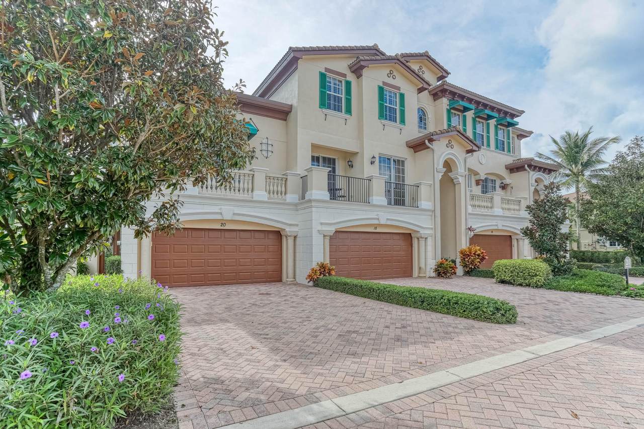 210 Tresana Boulevard - Photo 1