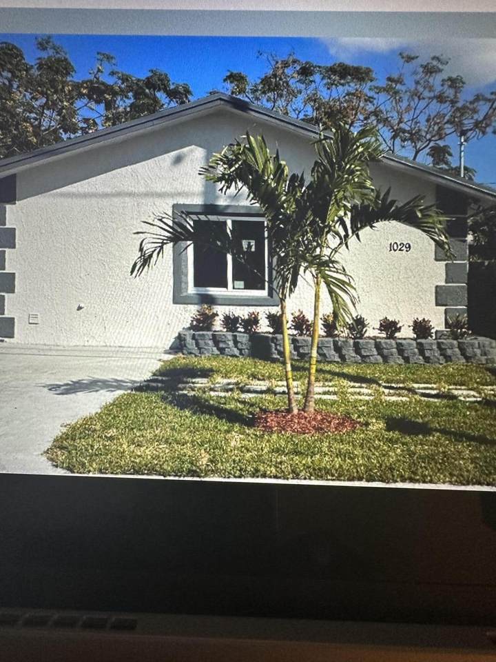 1029 Lincoln Road - Photo 1