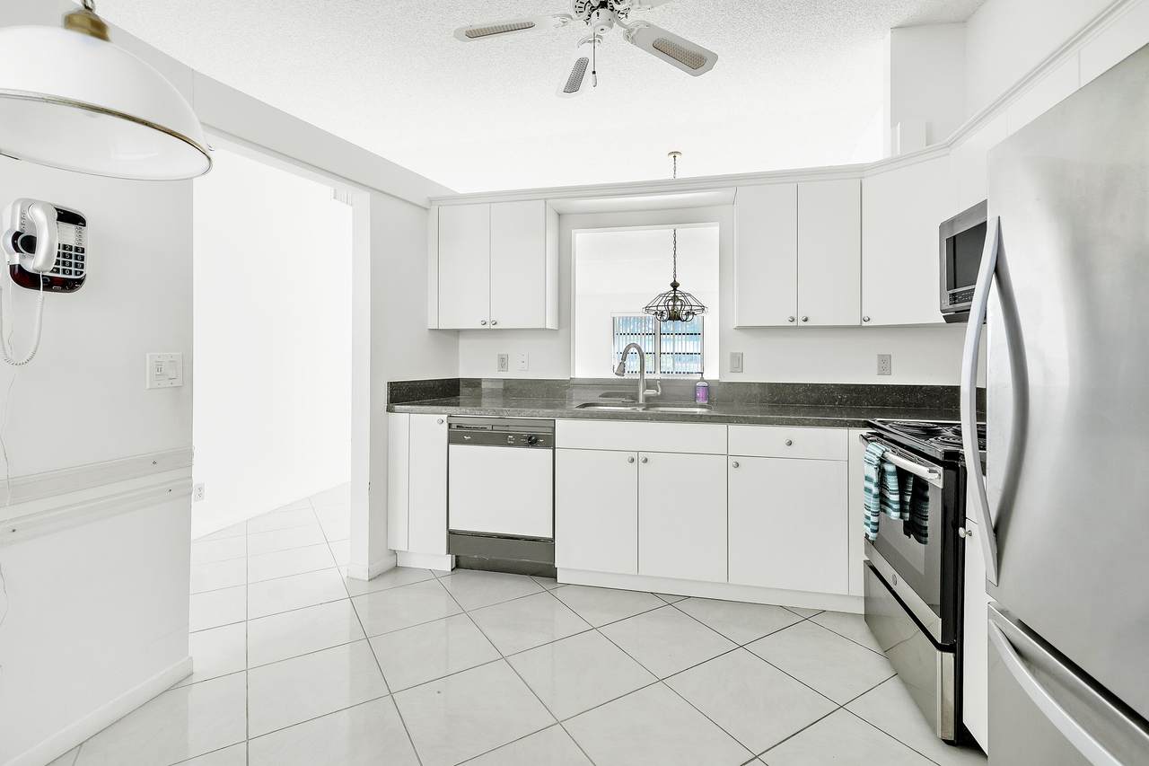 6156 Kings Gate Circle - Photo 1