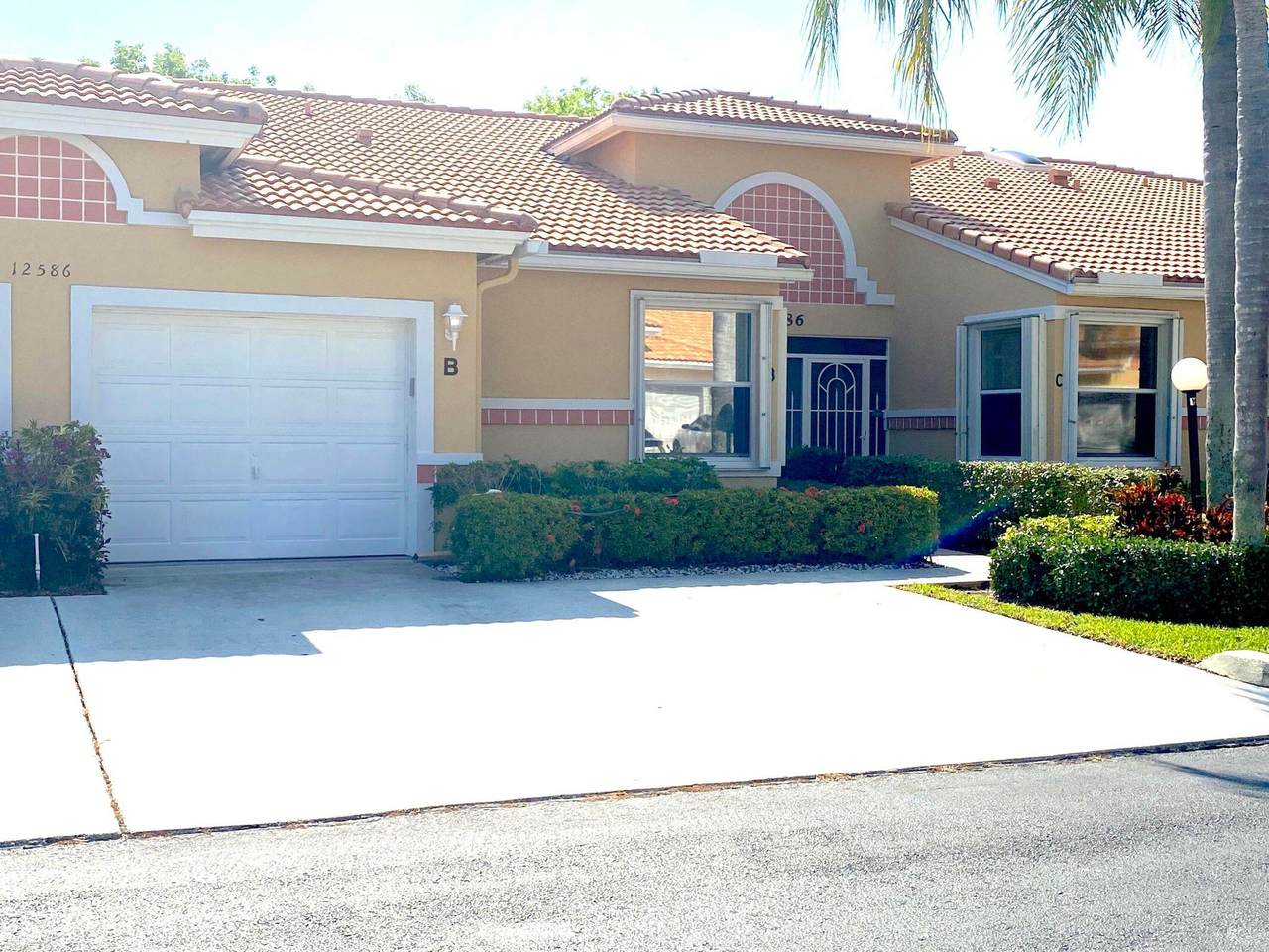 12586 Crystal Pointe B Drive - Photo 1