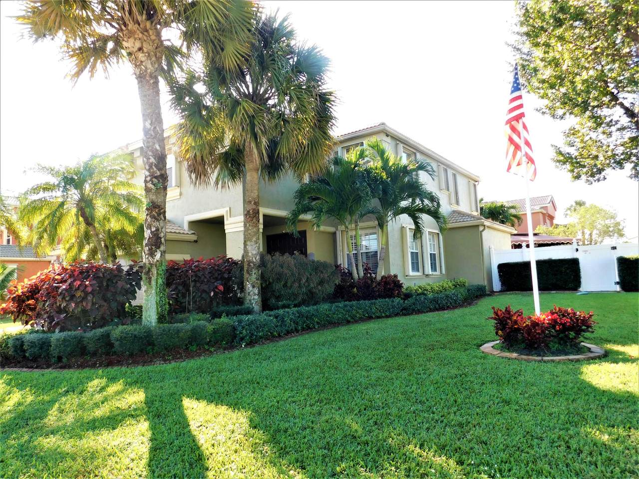 101 Chestnut Court - Photo 1