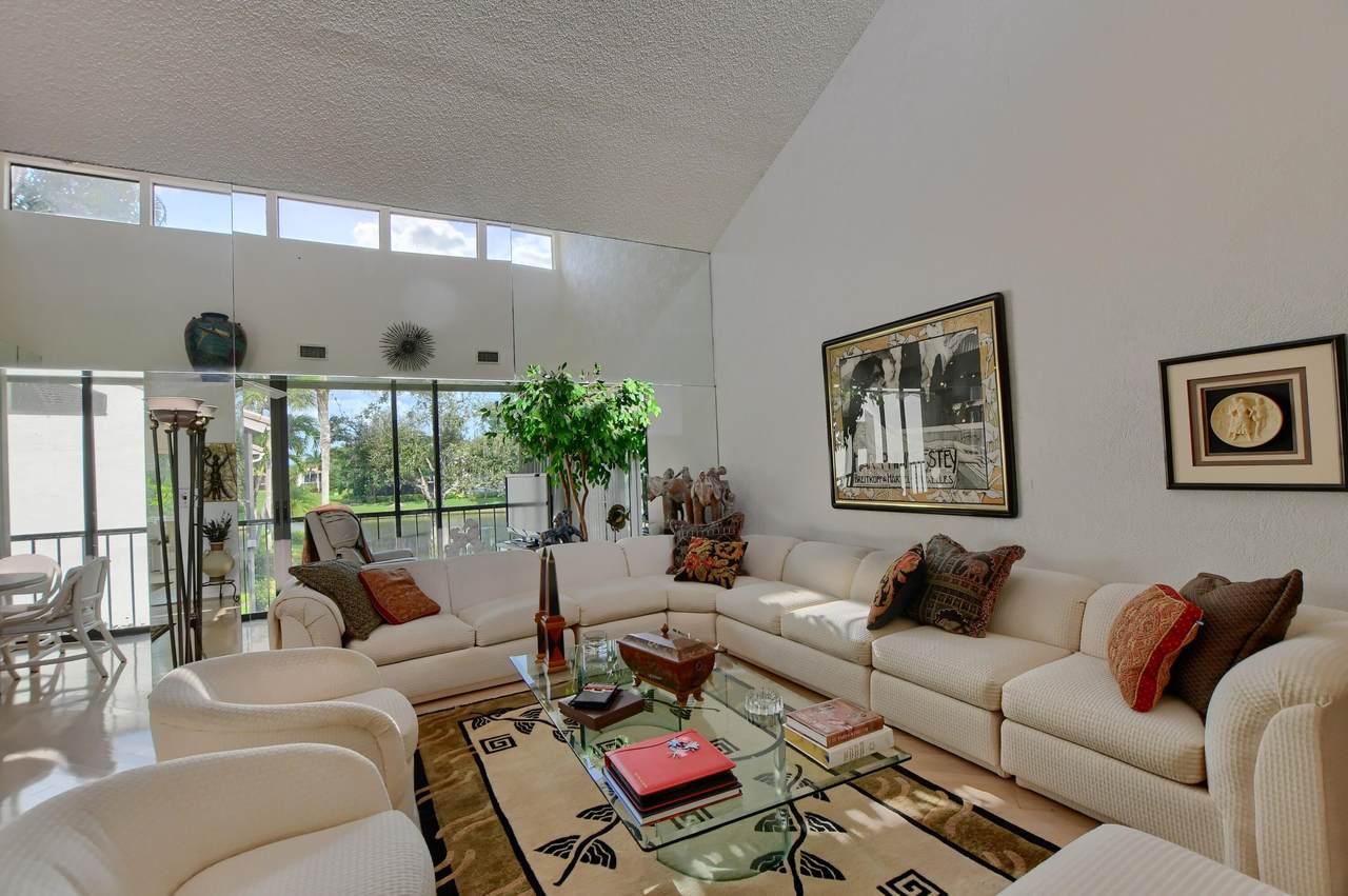 7792 Lakeside Boulevard - Photo 1