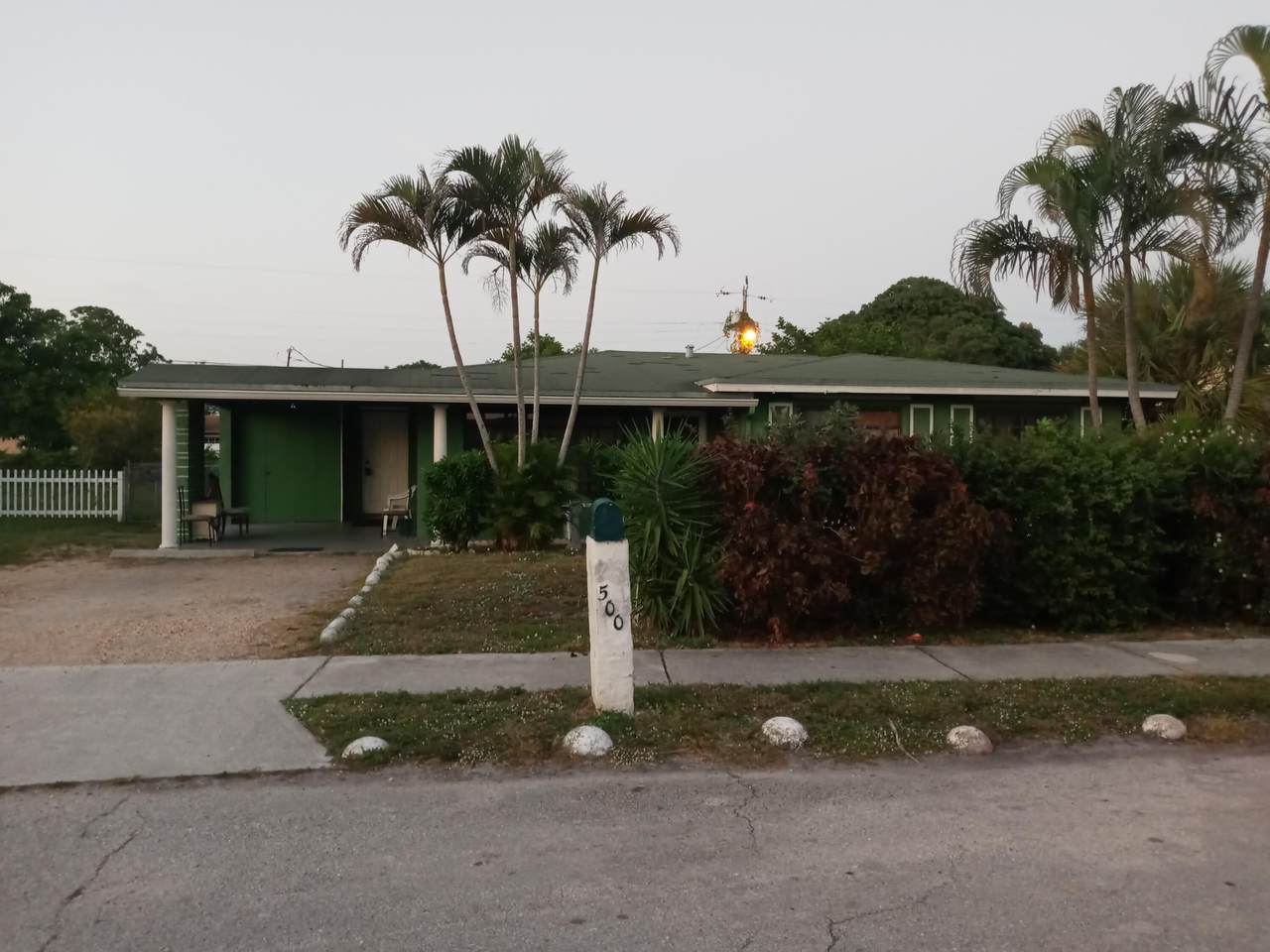 500 27th Street - Photo 1