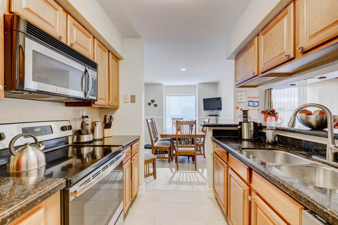 995 Riverside Drive - Photo 1