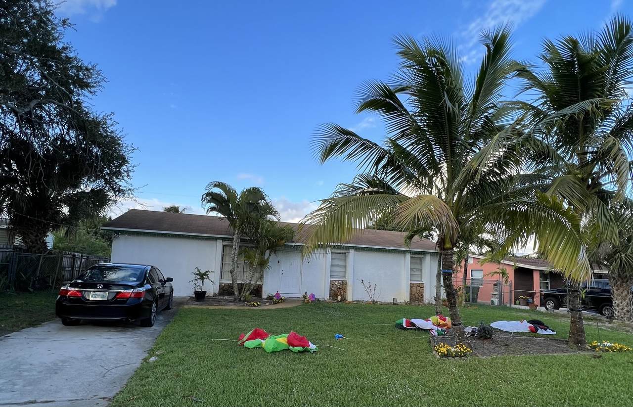 3055 Emerson Avenue - Photo 1
