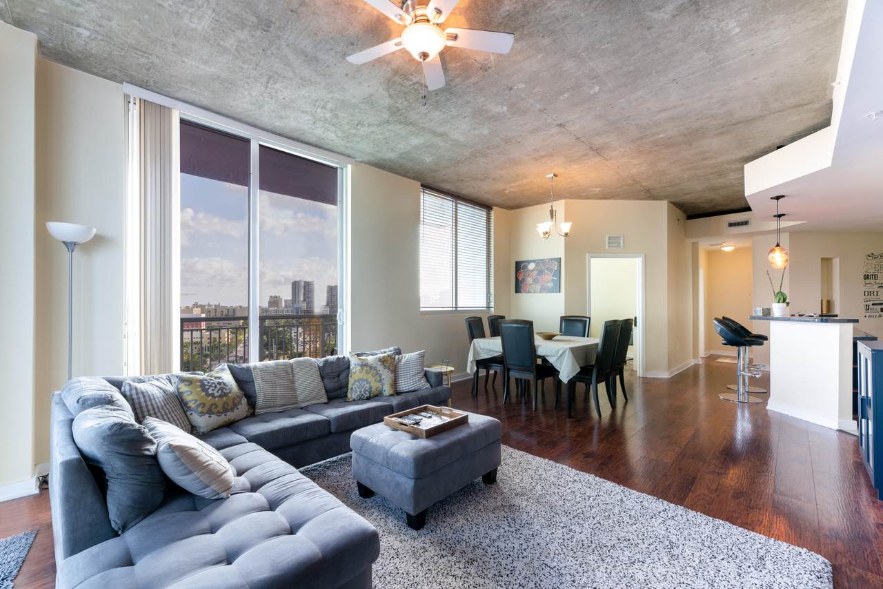 300 Australian Avenue - Photo 1