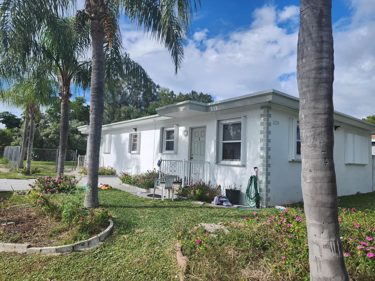 1229 M Street - Photo 1