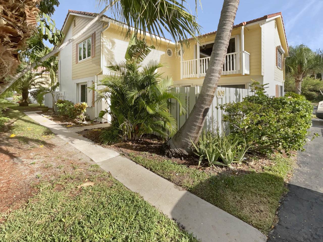 109 Seabreeze Circle - Photo 1