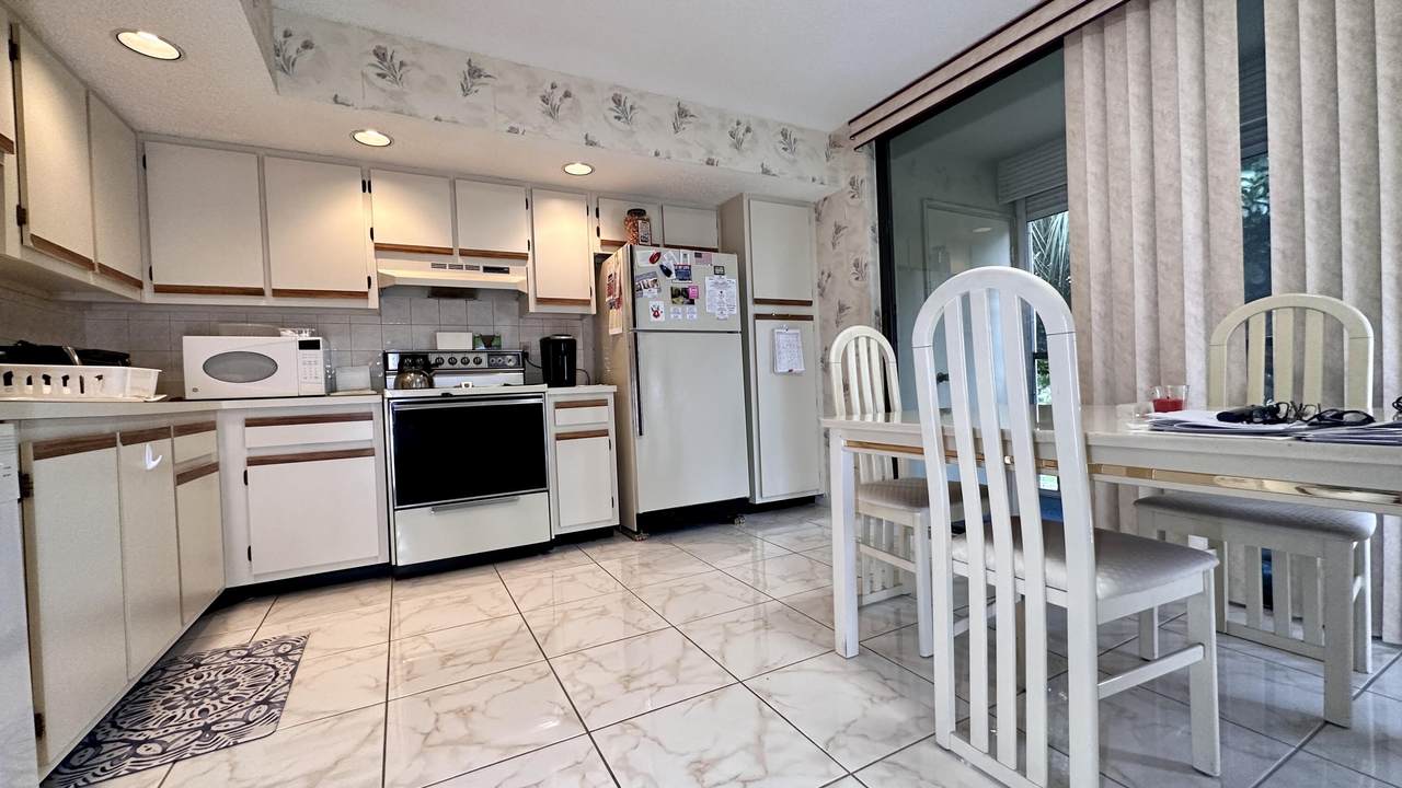 5280 Las Verdes Circle - Photo 1