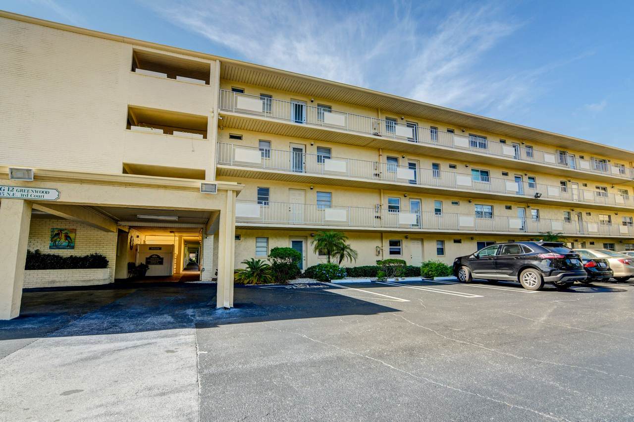 2615 3rd Court - Photo 1