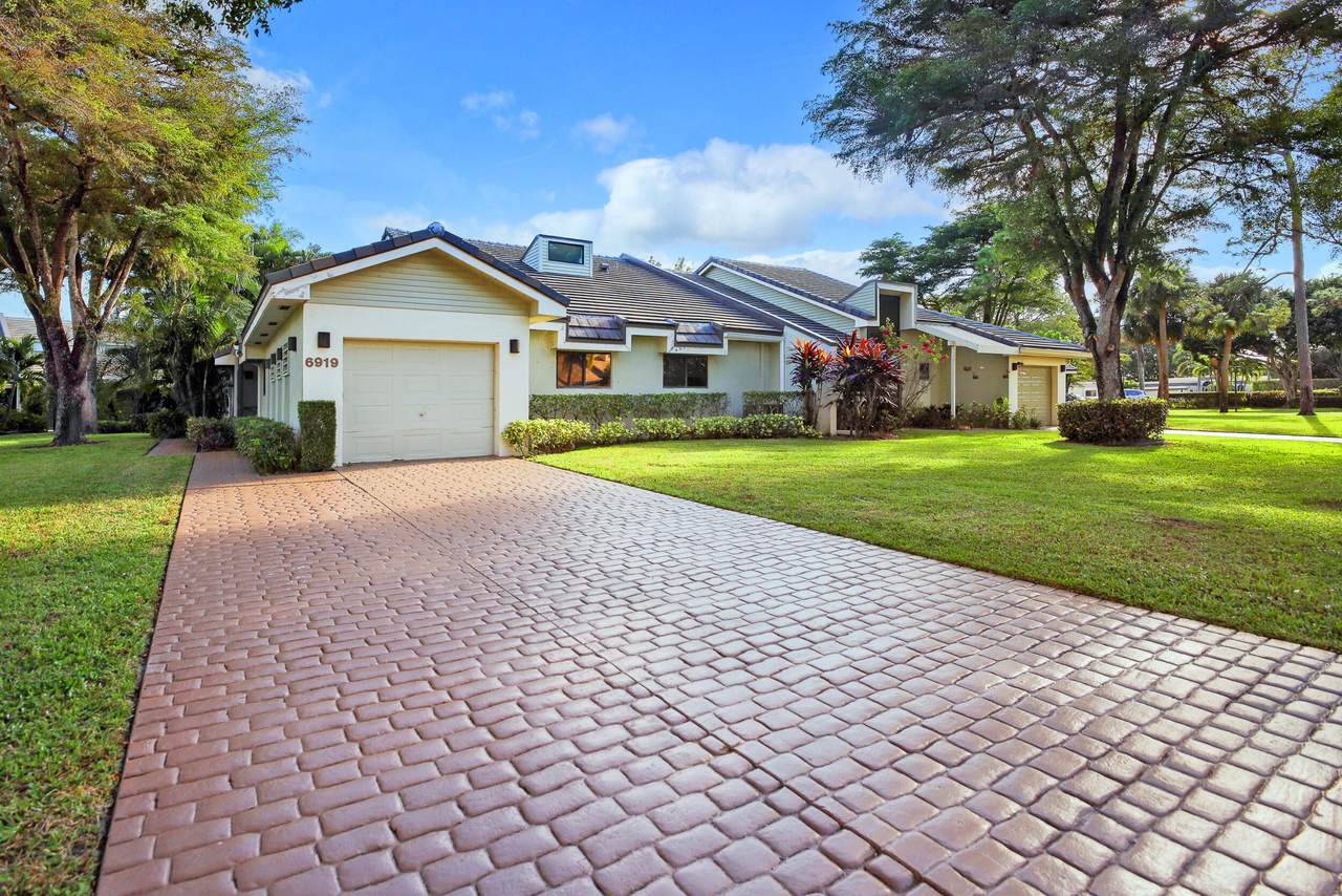 6919 Parisian Way - Photo 1
