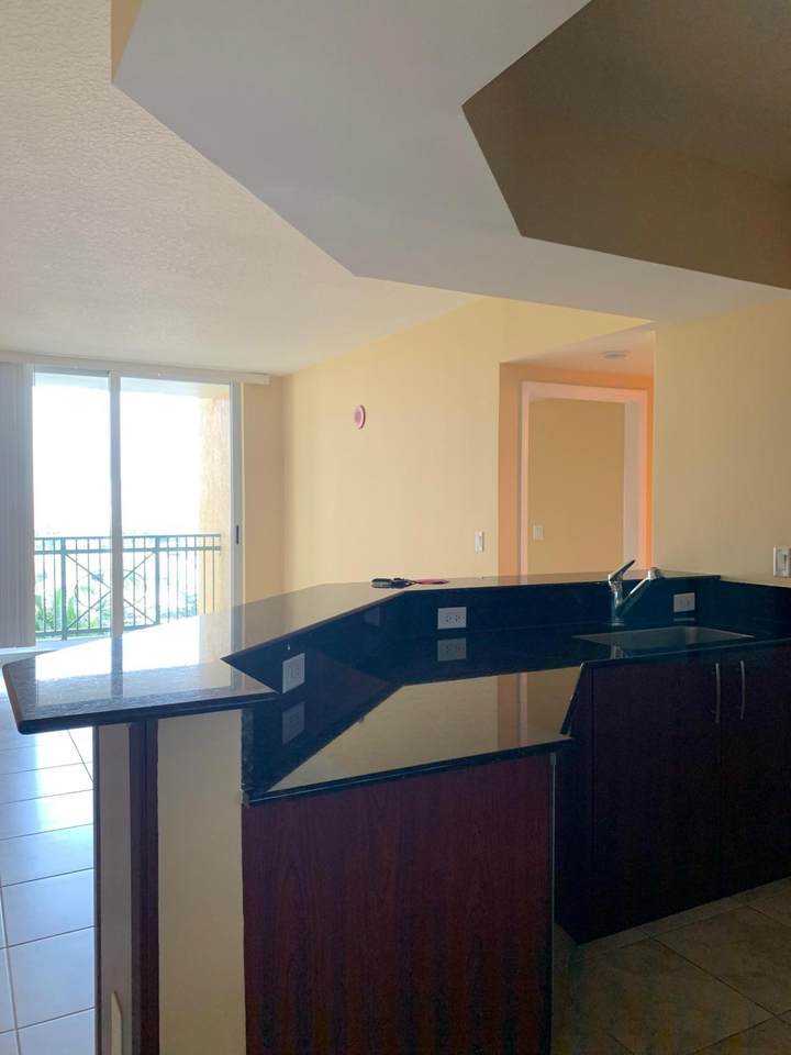 403 Sapodilla Avenue - Photo 1