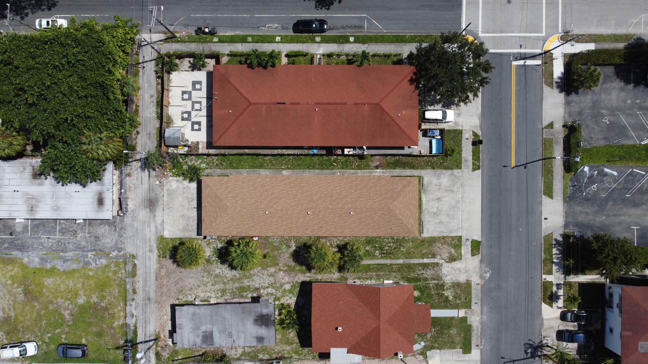 905 9th Street - Photo 1