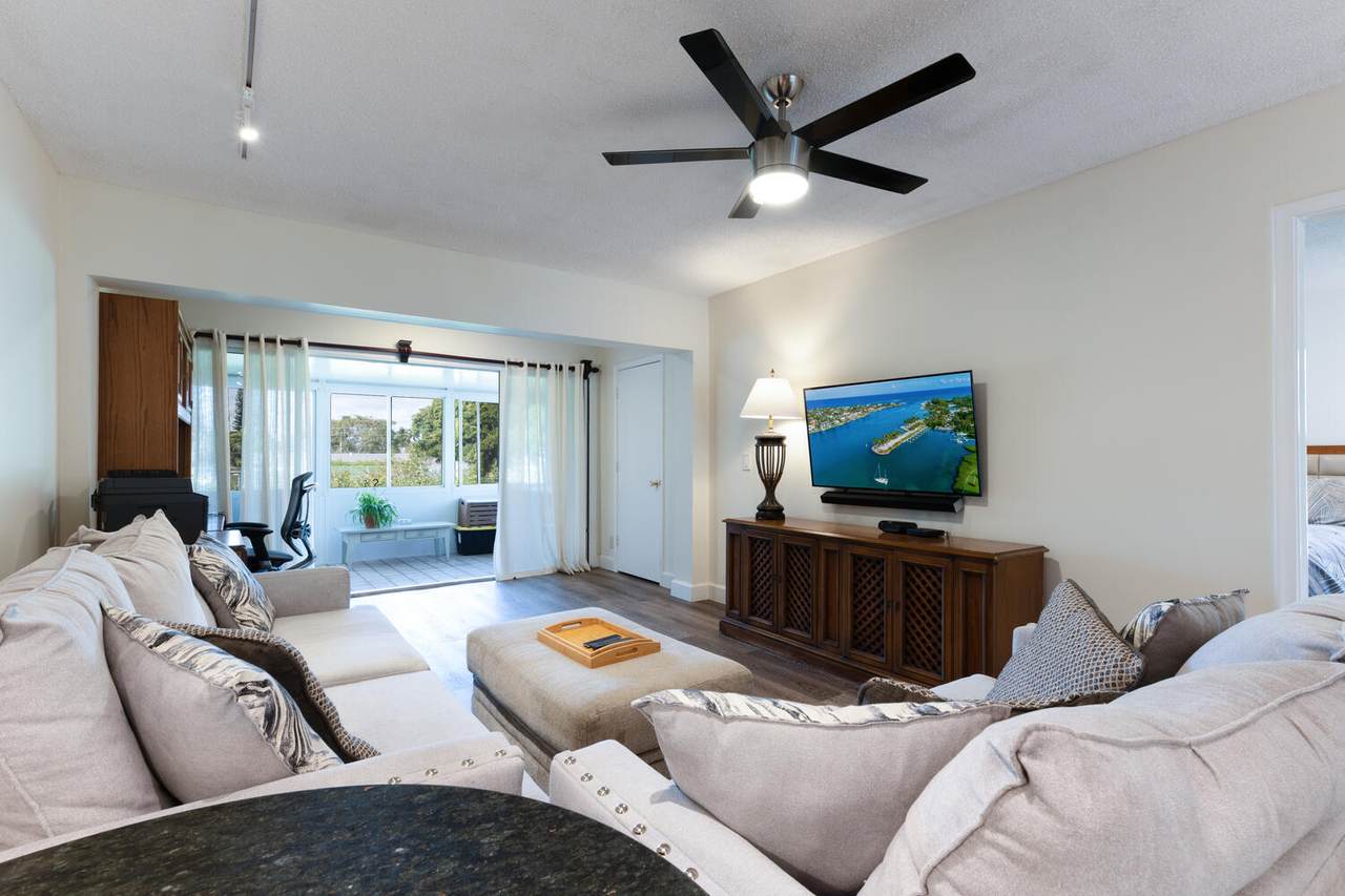 1111 Cactus Terrace - Photo 1
