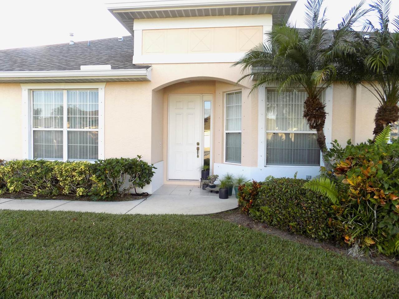 362 Tangerine Square - Photo 1