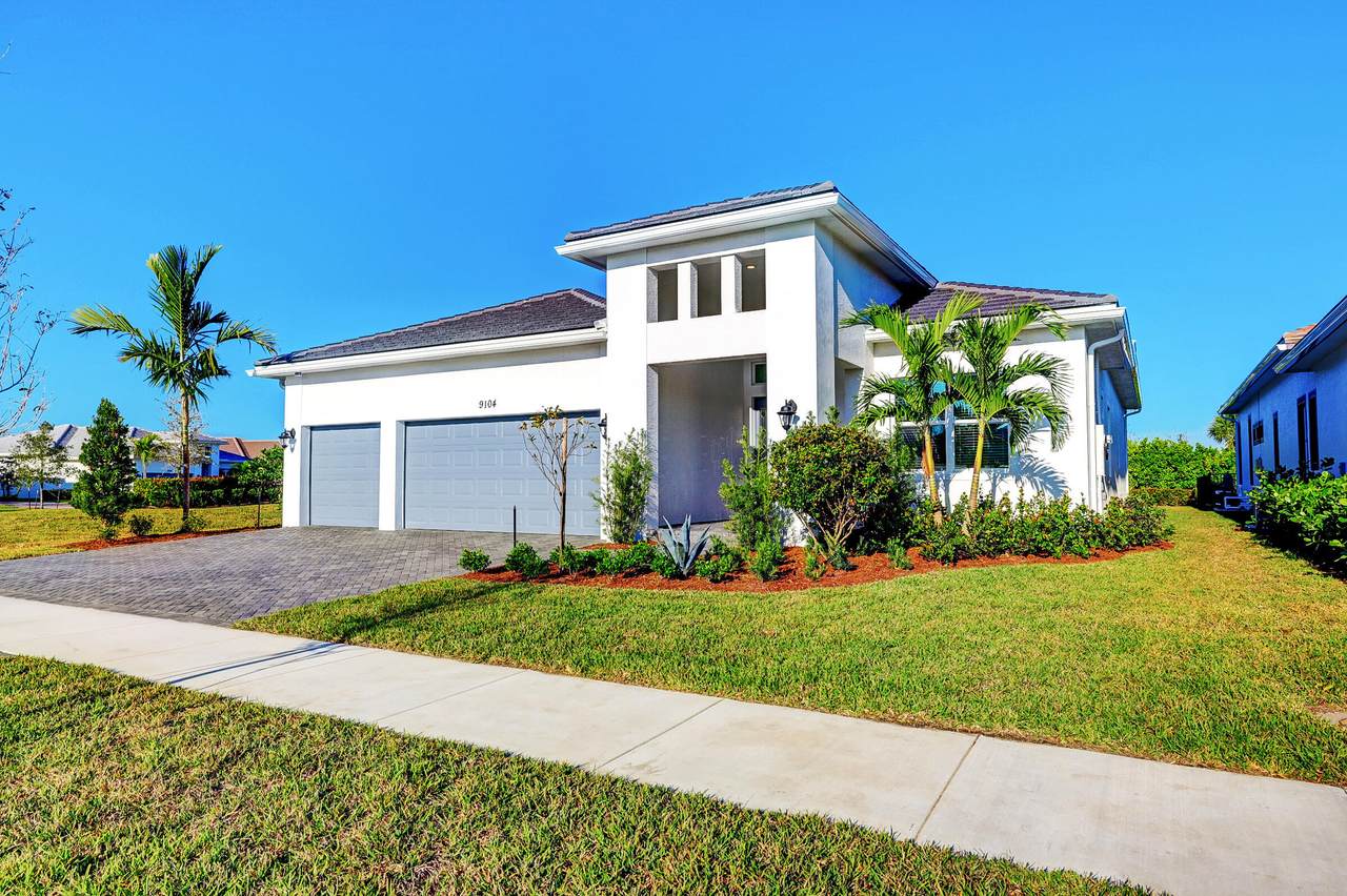 9104 Roccia Way - Photo 1