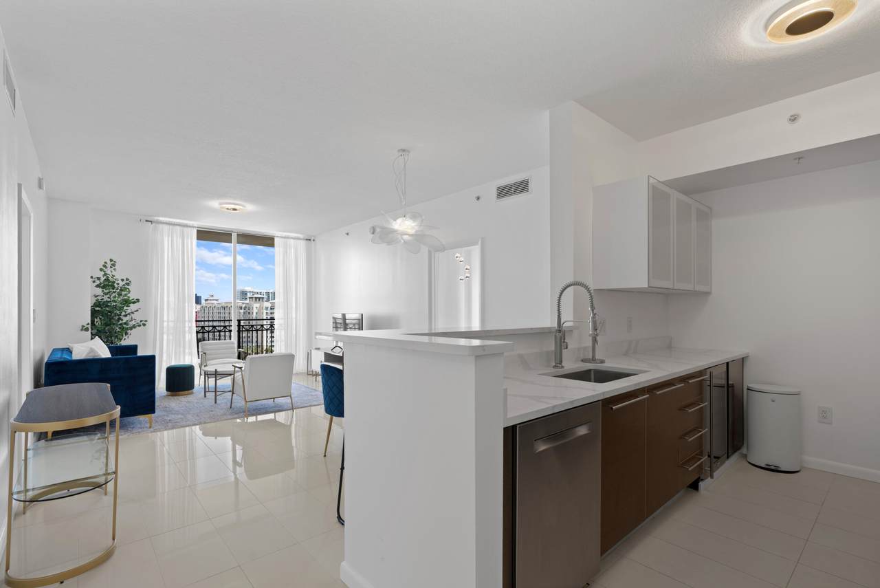 550 Okeechobee Boulevard - Photo 1