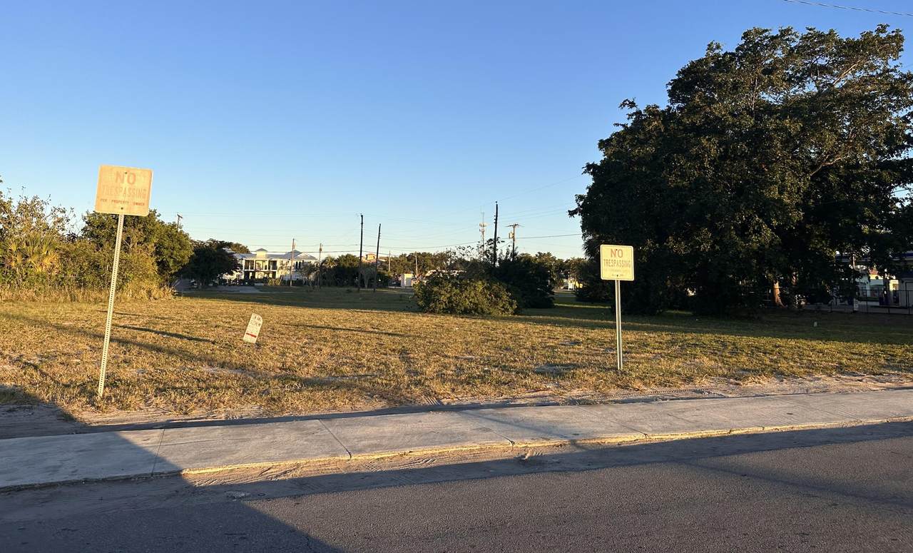 21 8th Avenue - Photo 1
