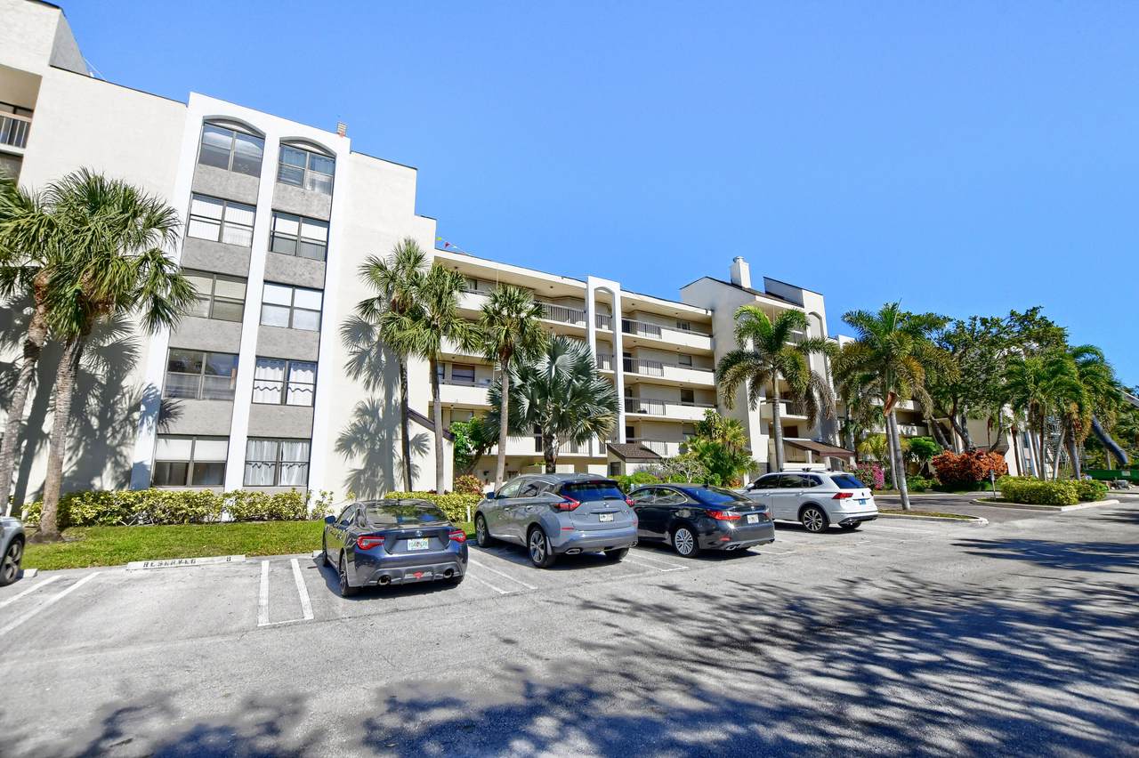 825 Egret Circle - Photo 1