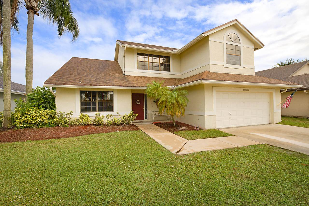 22644 Pickerel Cir Circle - Photo 1