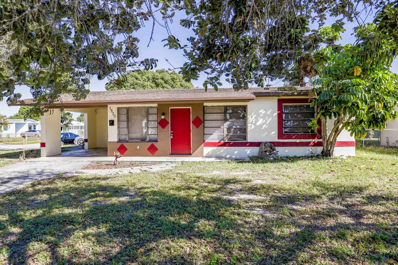 1530 33rd Avenue - Photo 1