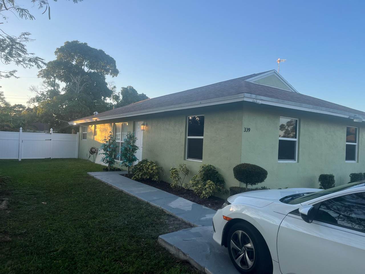 339 Jennings Avenue - Photo 1